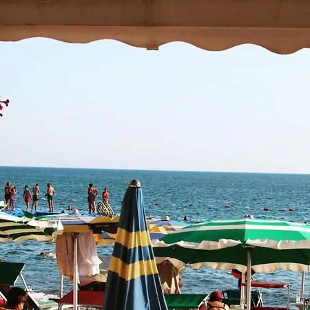 Ag Appartement Golem (Tirana)